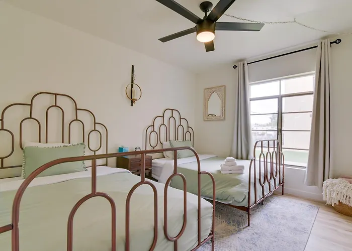 4 Mi To Old Town! Extended Desert Escape W/ Pool Ferienhaus